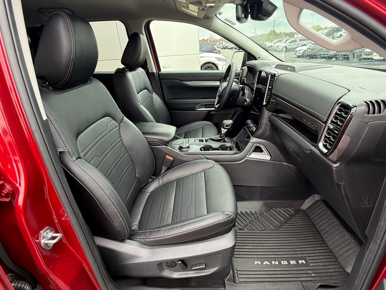 Used 2025 Ford Ranger Lariat w/ FX4 Off-Road Package AWD/4WD image 16