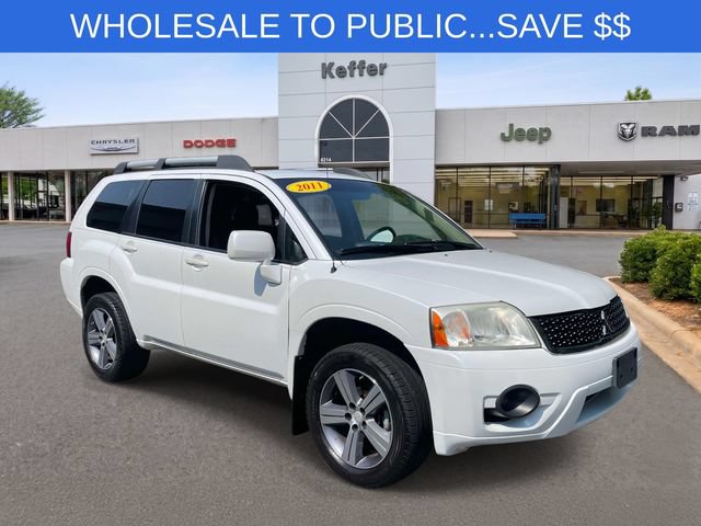 Used 2011 Mitsubishi Endeavor SE FWD image 2