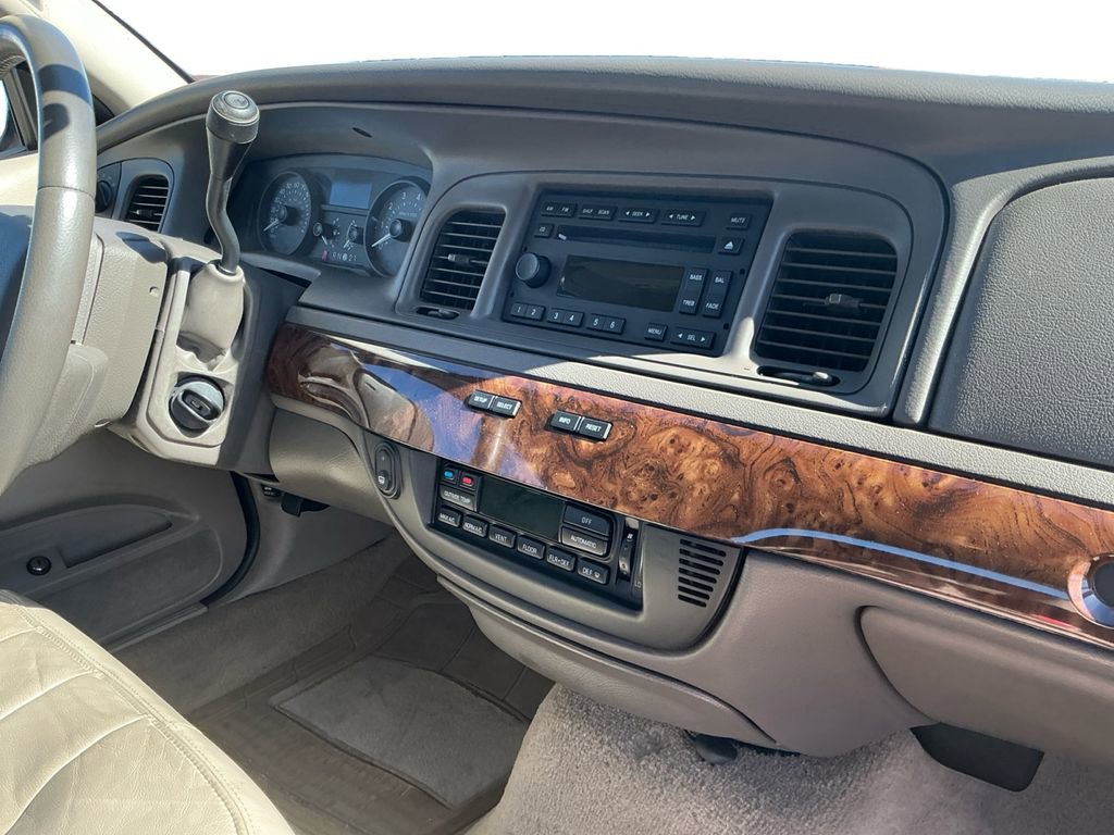 Used 2010 Mercury Grand Marquis LS image 16