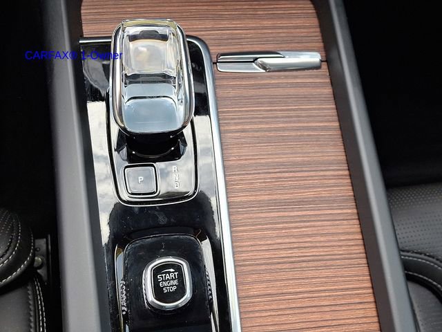 Certified 2023 Volvo XC60 B5 Ultimate w/ Climate Package image 17