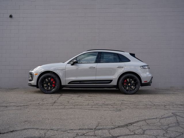 New 2026 Porsche Macan GTS image 2