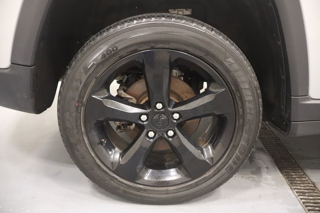 Certified 2023 Jeep Grand Cherokee Altitude image 26