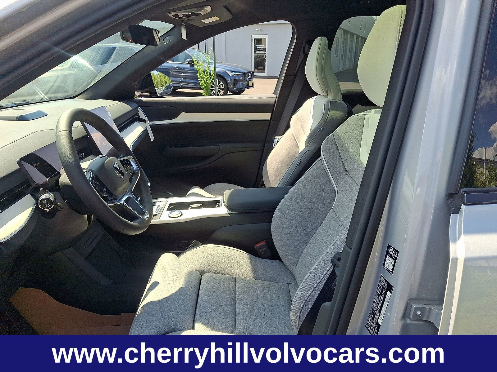 New 2025 Volvo EX90 Ultra image 14