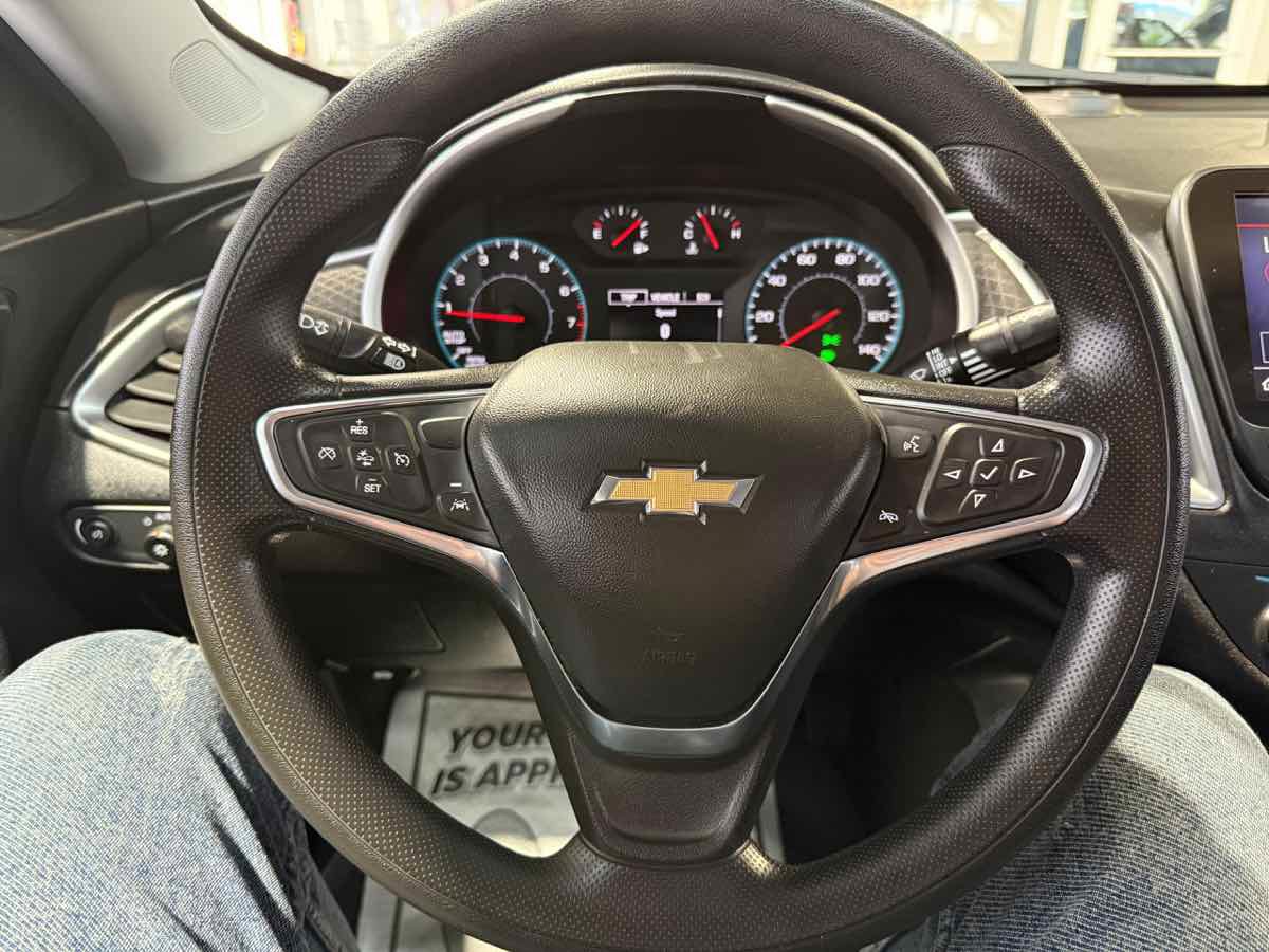 Used 2025 Chevrolet Malibu LT FWD image 10