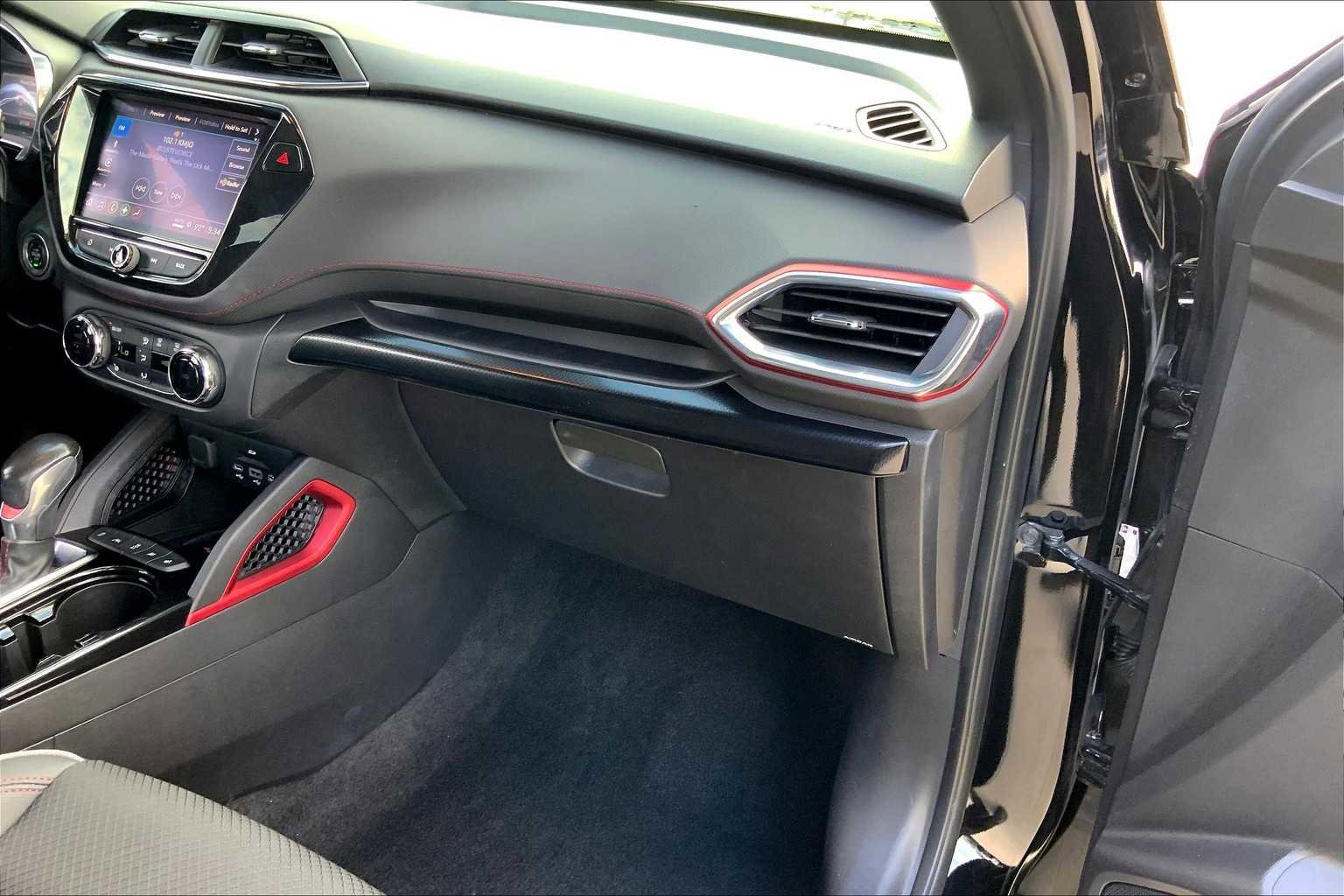 Used 2021 Chevrolet TrailBlazer RS w/ Technology Package image 18