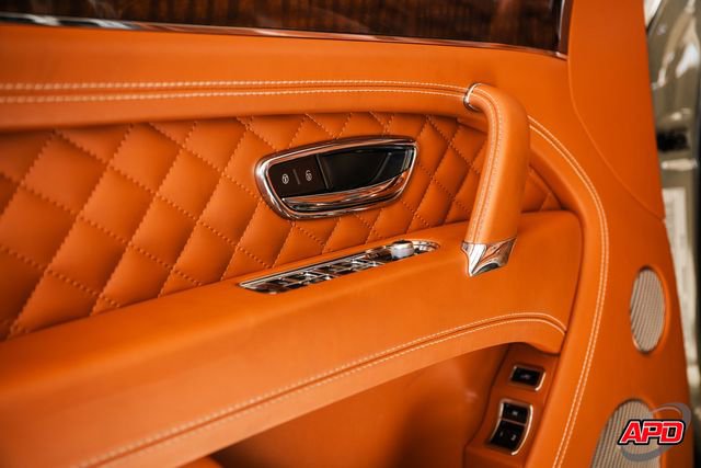 Used 2017 Bentley Bentayga image 70