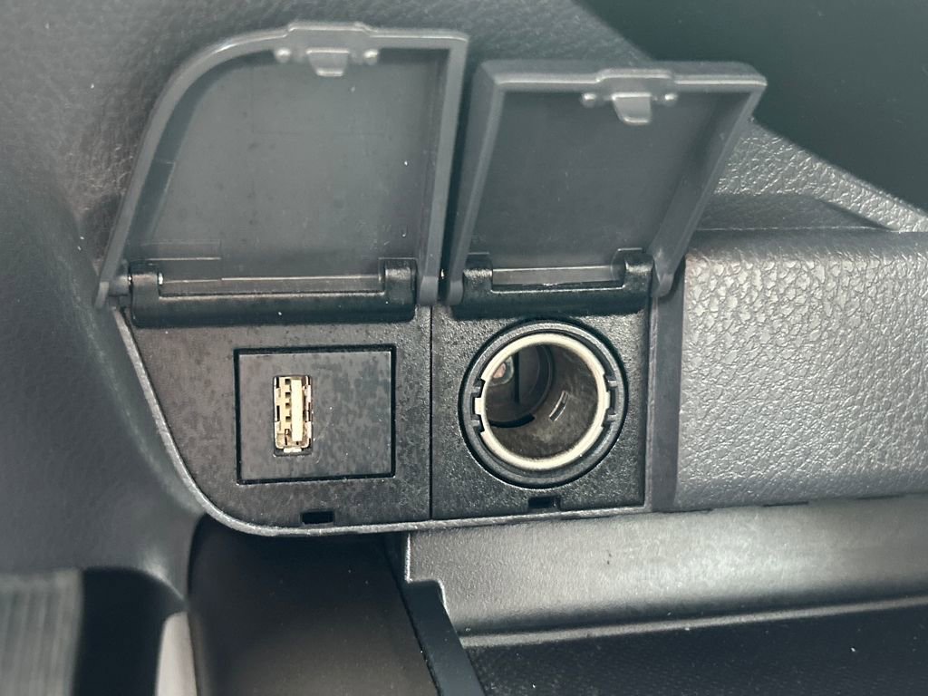 Used 2022 Toyota Camry SE image 14