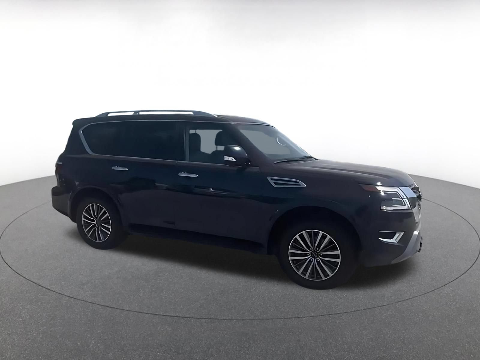 Used 2024 Nissan Armada SL AWD/4WD image 2