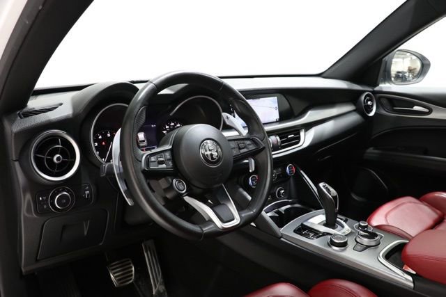Used 2023 Alfa Romeo Stelvio Veloce AWD/4WD image 13