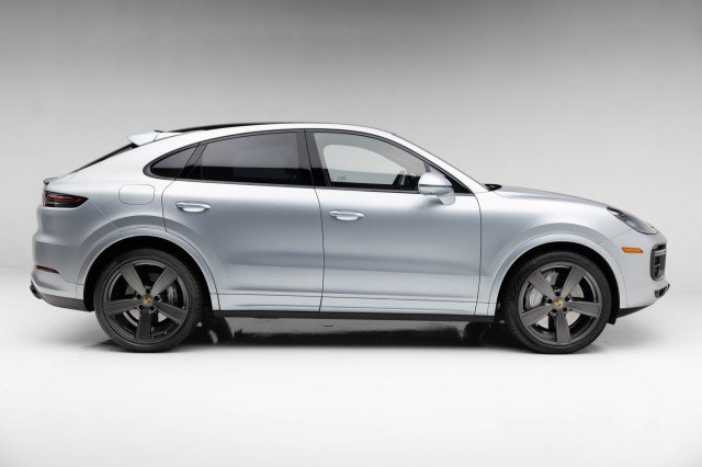 Used 2020 Porsche Cayenne Turbo image 11