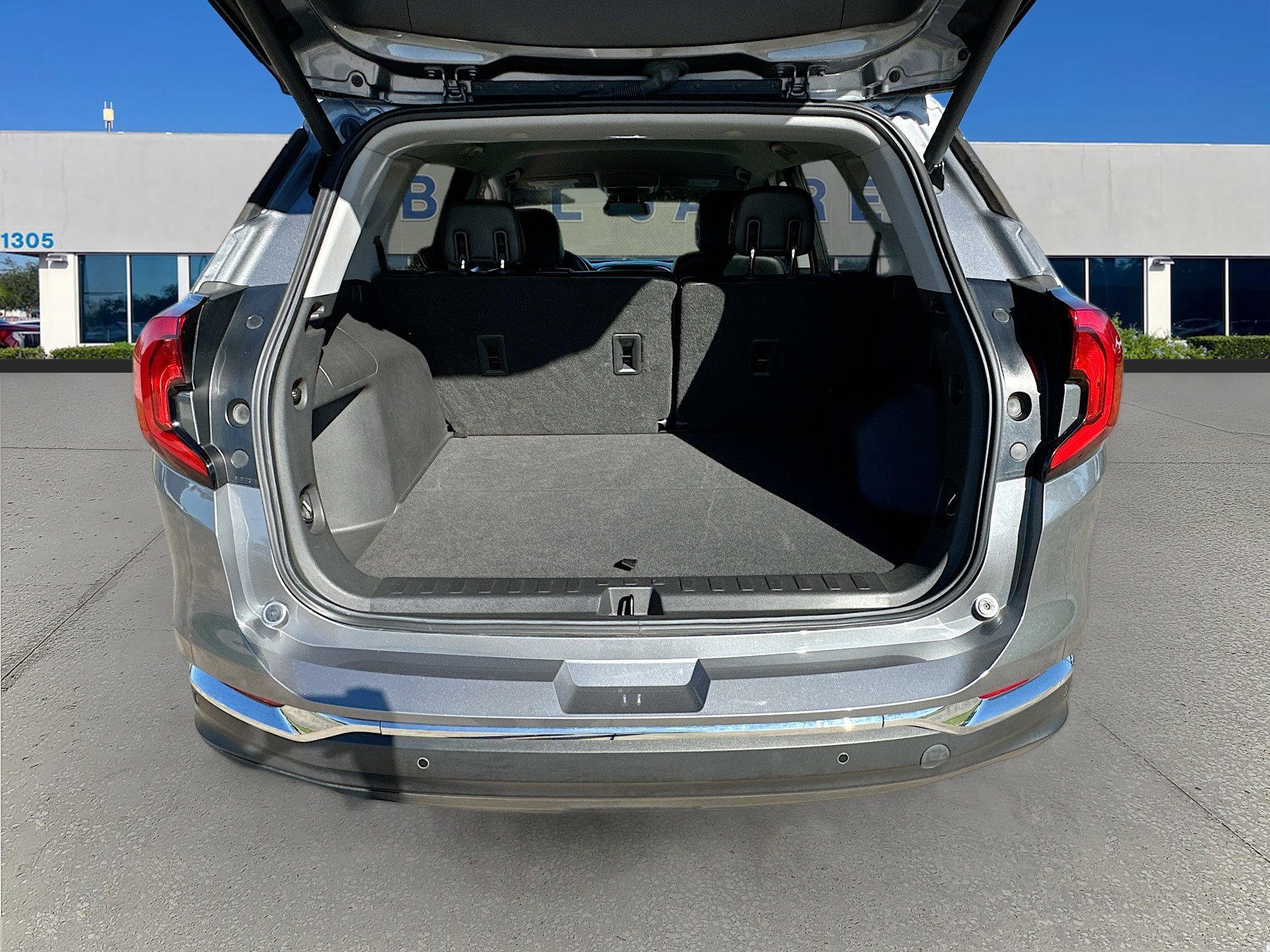 Used 2020 GMC Terrain SLT w/ Preferred Package image 23