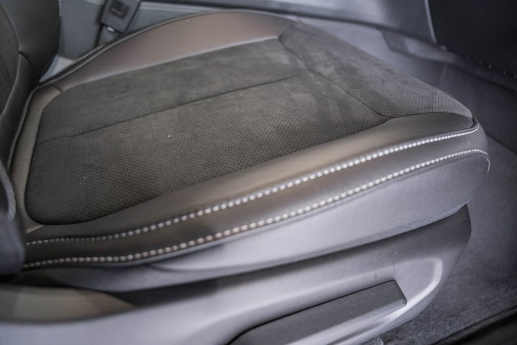 New 2025 Jeep Grand Cherokee Altitude image 32