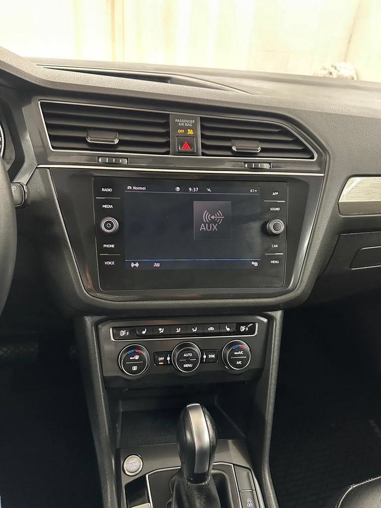 Used 2020 Volkswagen Tiguan SE w/ 3rd Row Seat Package AWD/4WD image 20