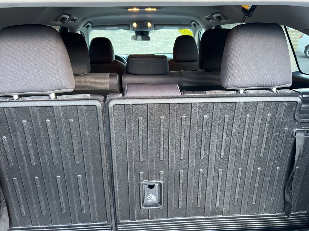 Used 2023 Toyota Highlander LE image 15