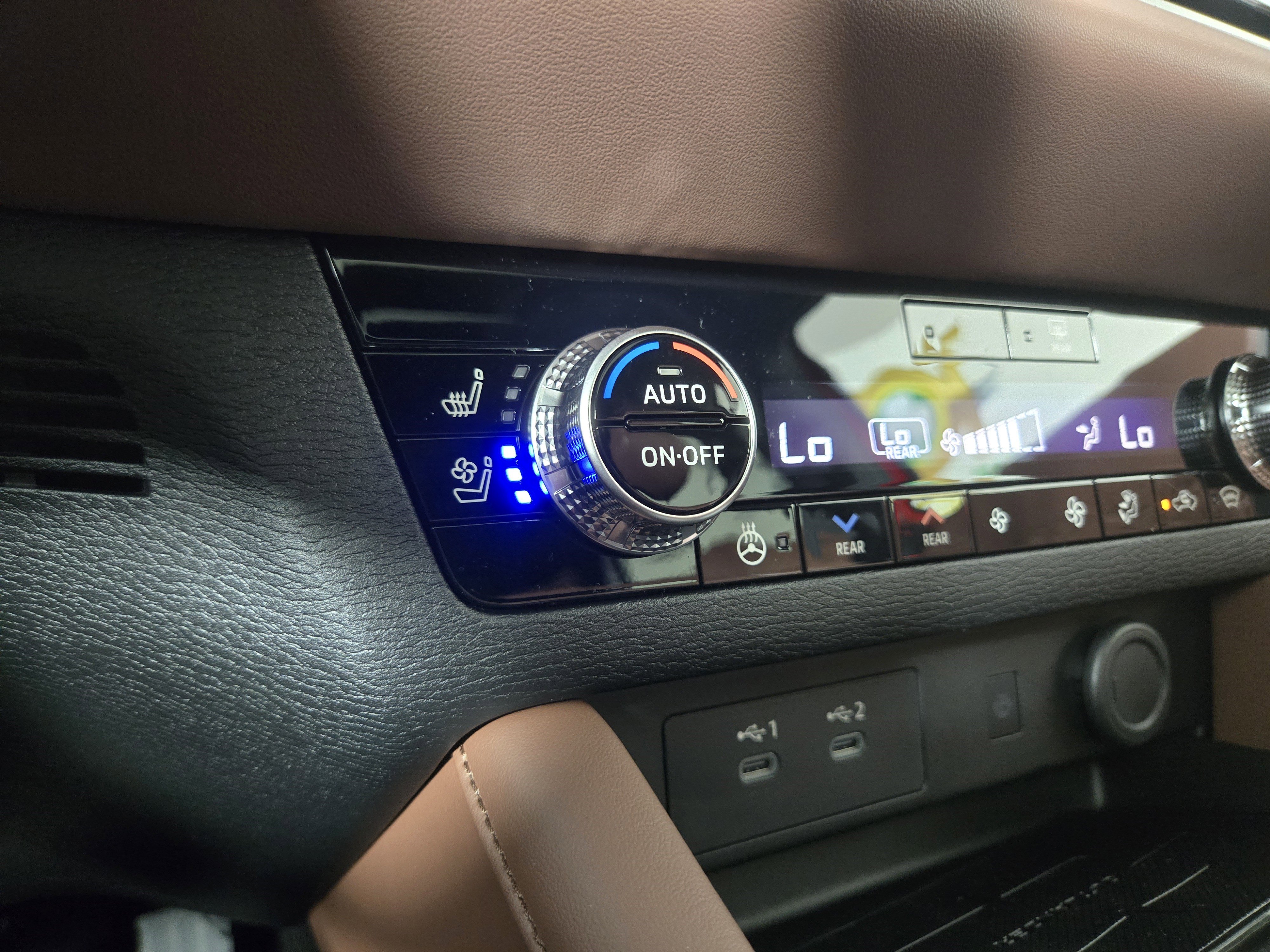 New 2025 Mitsubishi Outlander SEL image 26