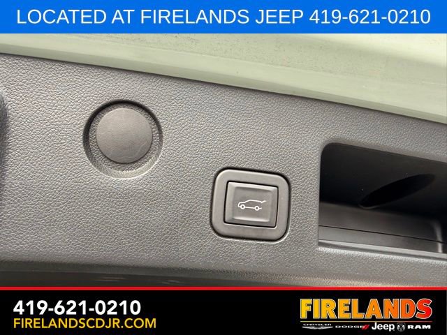 Used 2025 Chevrolet Equinox LT w/ Convenience Package II FWD image 8
