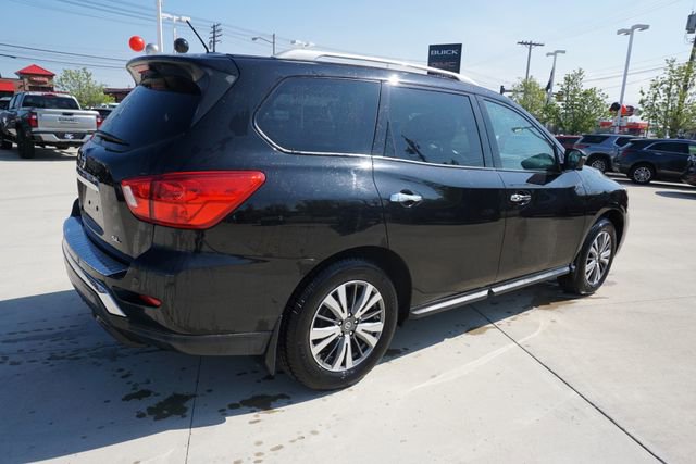 Used 2017 Nissan Pathfinder SL w/ SL Premium Package FWD image 4