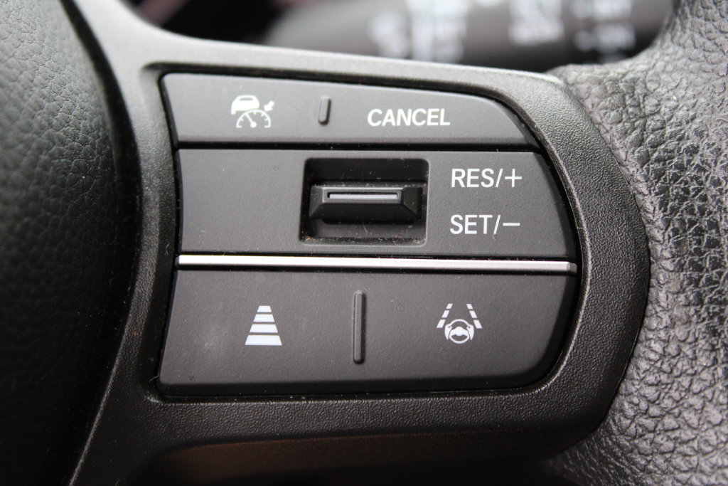 Used 2025 Honda HR-V LX image 15