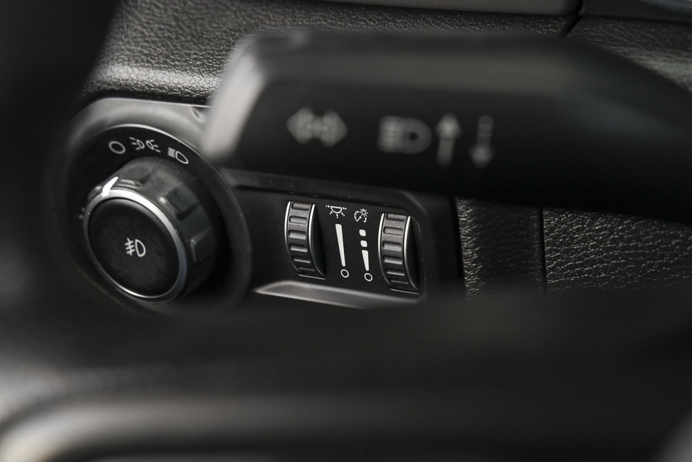 Used 2020 Jeep Wrangler Sport AWD/4WD image 31