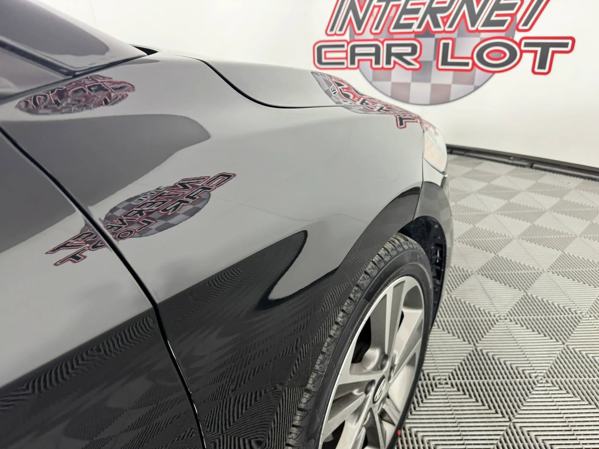 Used 2017 Hyundai Elantra Limited FWD image 30