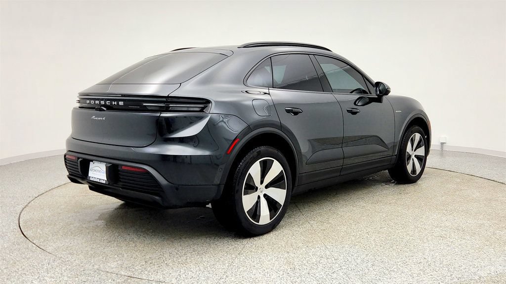 Used 2025 Porsche Macan 4 Electric AWD/4WD image 5