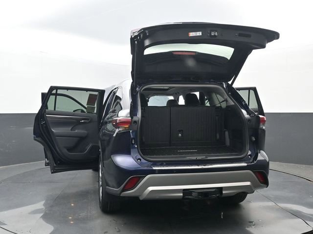 New 2026 Toyota Highlander Platinum AWD/4WD image 36