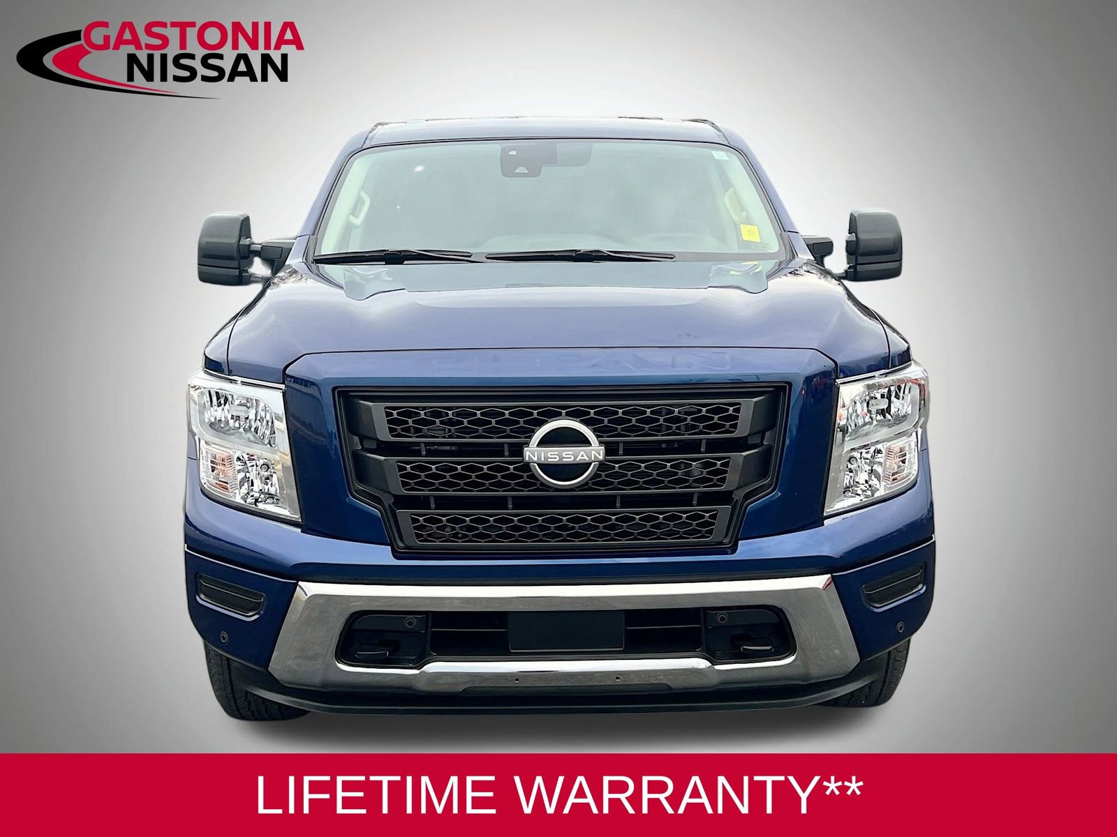 Used 2024 Nissan Titan SV w/ SV Convenience Package image 2