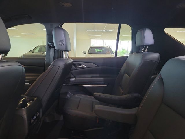 Used 2025 Chevrolet Traverse Z71 AWD/4WD image 19
