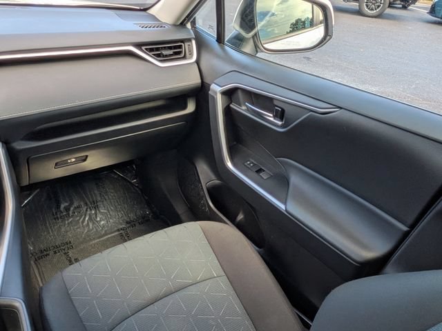 Used 2025 Toyota RAV4 XLE FWD image 16