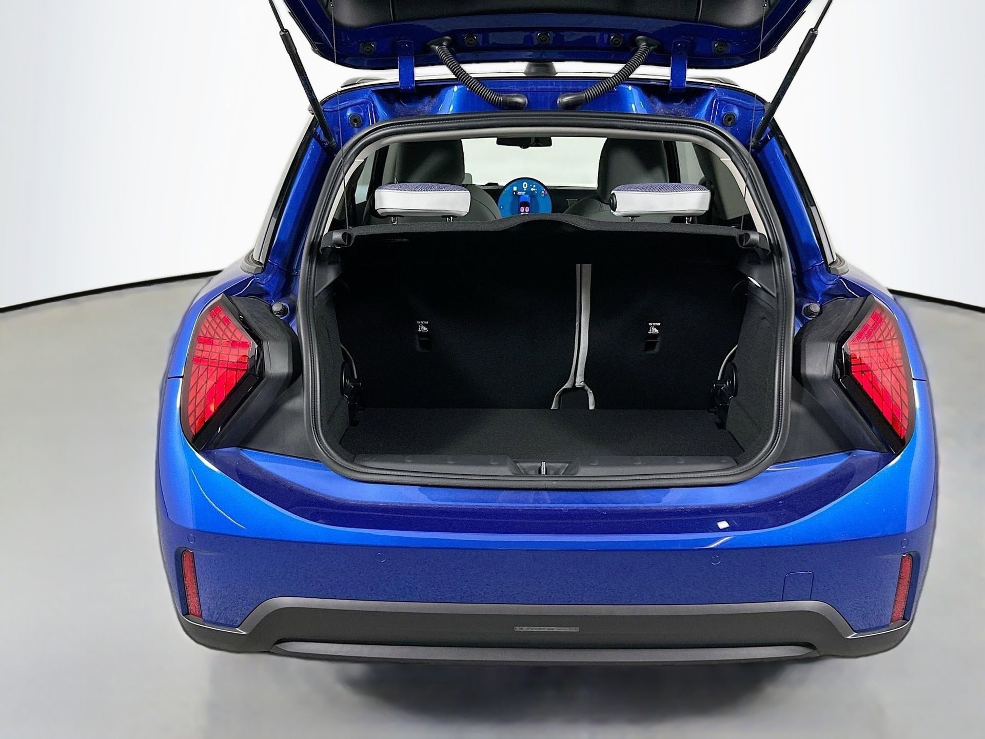 Certified 2025 MINI Cooper 2-Door Hardtop image 25