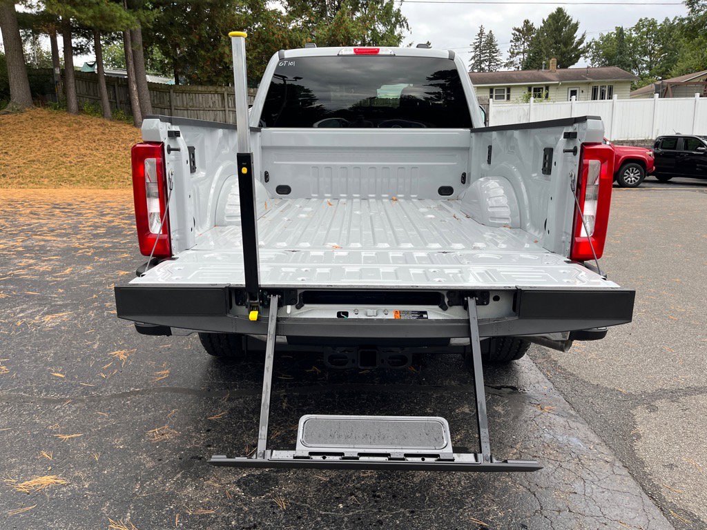 New 2026 Ford F350 XLT w/ FX4 Off-Road Package image 8