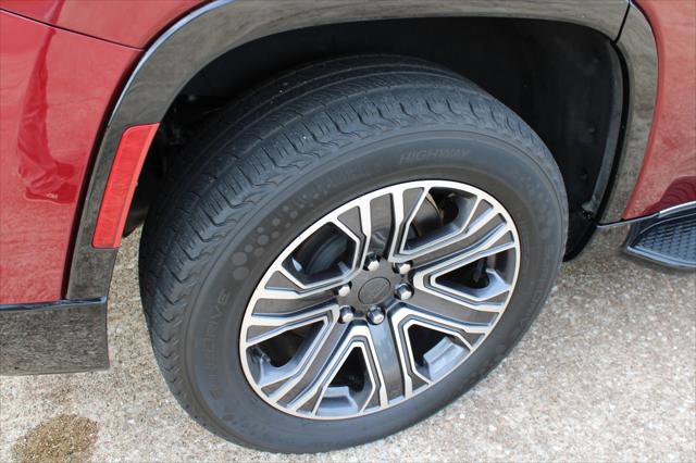 Certified 2024 Jeep Wagoneer Series II w/ Flexible Seating Group image 12