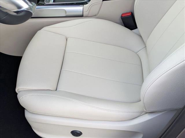 Certified 2026 Mercedes-Benz GLB 250 4MATIC image 4