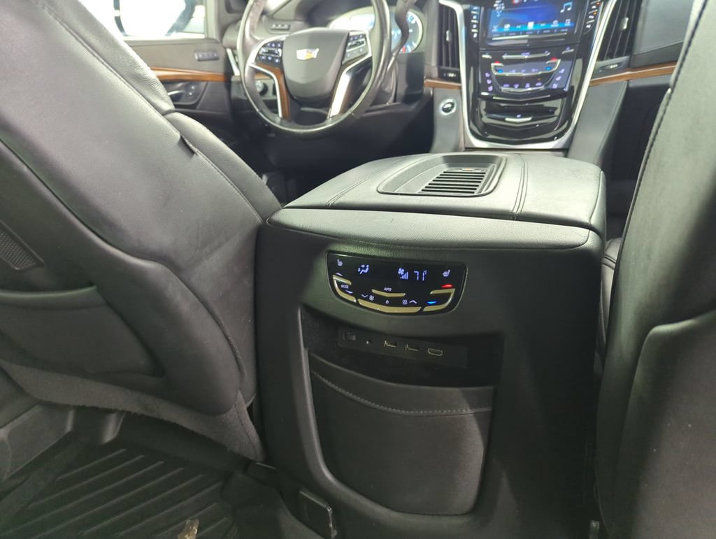 Used 2020 Cadillac Escalade ESV Premium Luxury RWD image 36