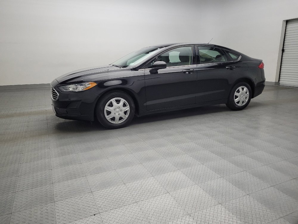 Used 2019 Ford Fusion S image 2