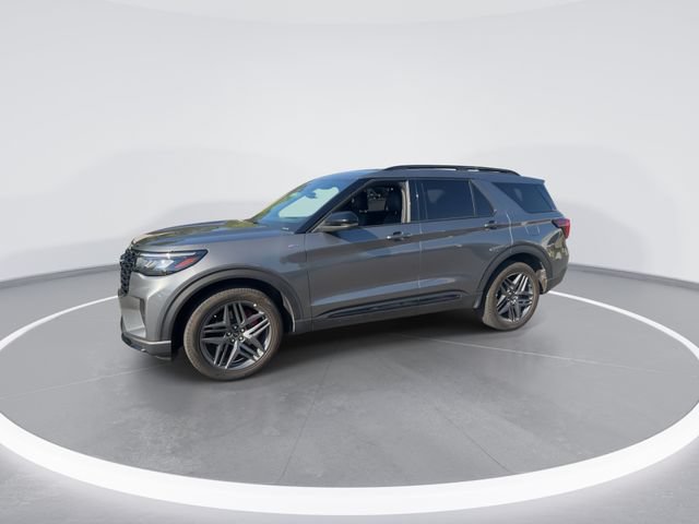 Used 2025 Ford Explorer ST-Line w/ ST-Line Street Pack AWD/4WD image 4