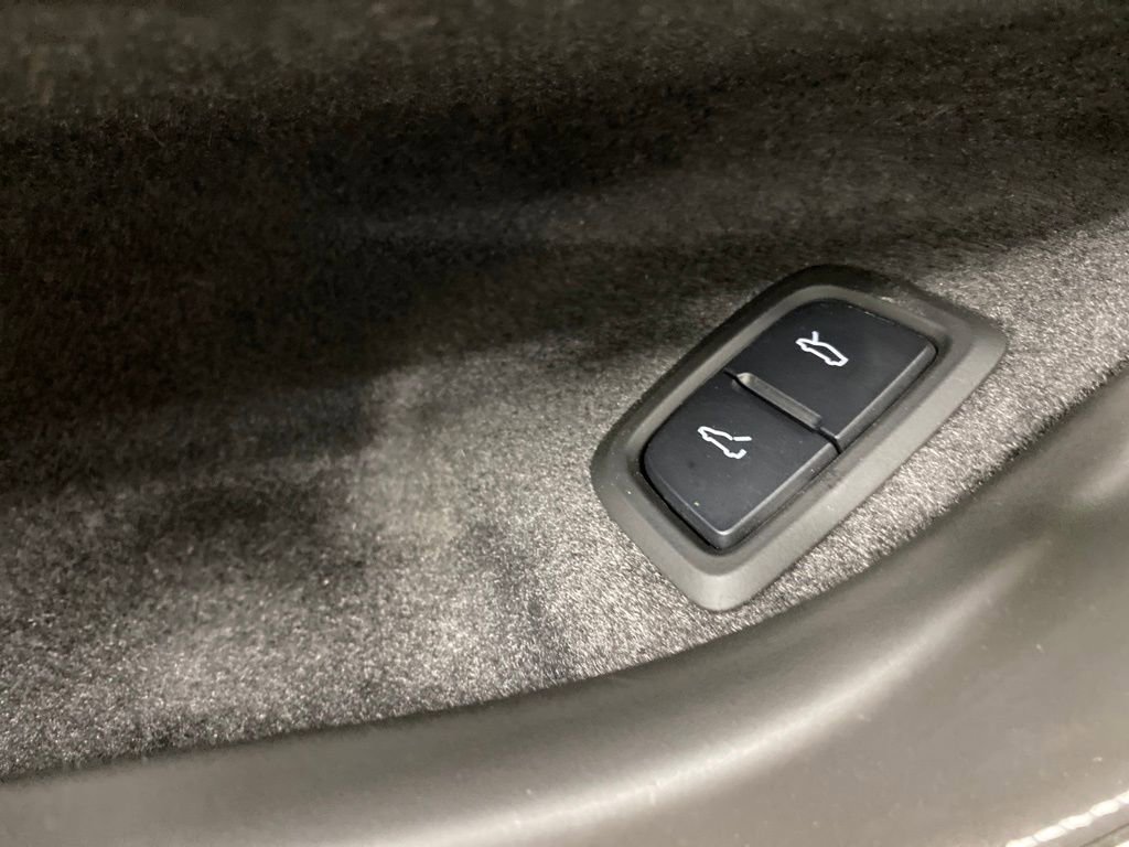 Certified 2022 Chevrolet Corvette Stingray Premium Conv w/ Z51 Performance Package image 32