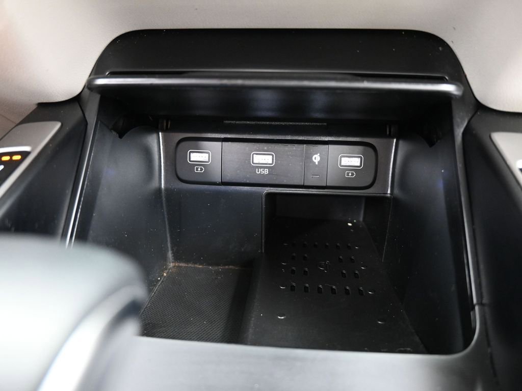 Used 2023 Kia Sorento S image 26