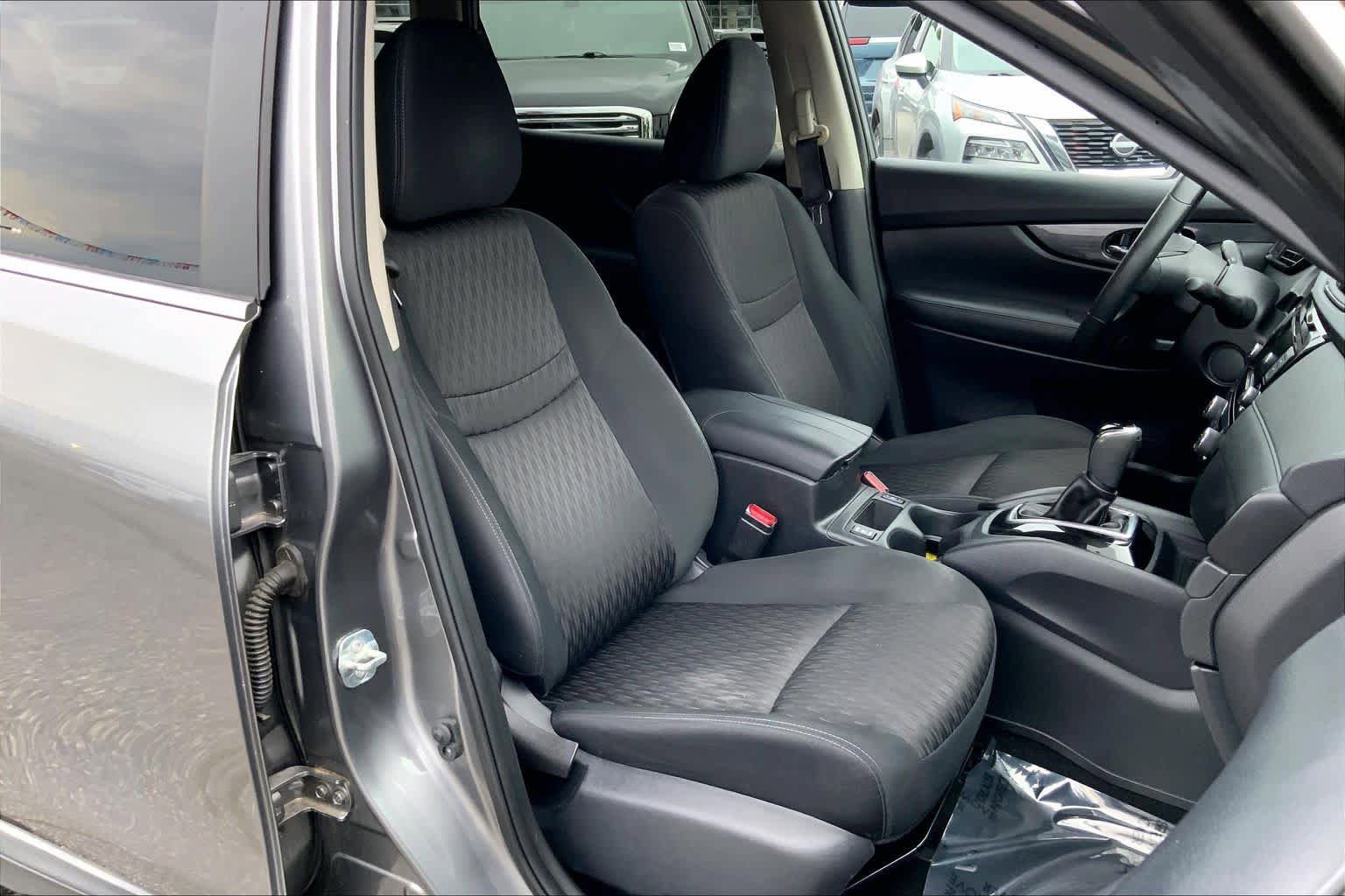 Used 2019 Nissan Rogue SV FWD image 9
