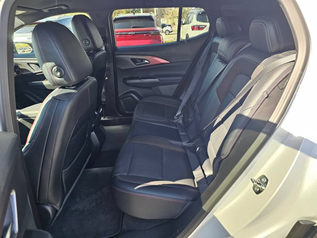 Used 2025 Chevrolet Equinox EV RS FWD image 21
