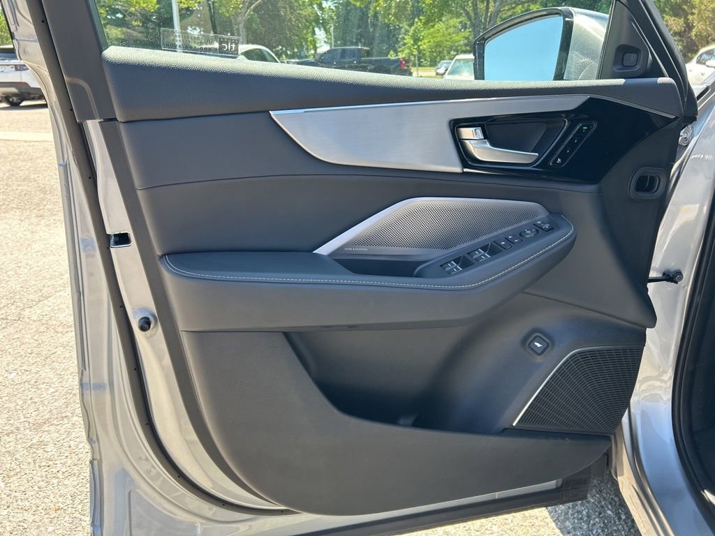 Certified 2026 Acura MDX SH-AWD w/ Technology Package image 15