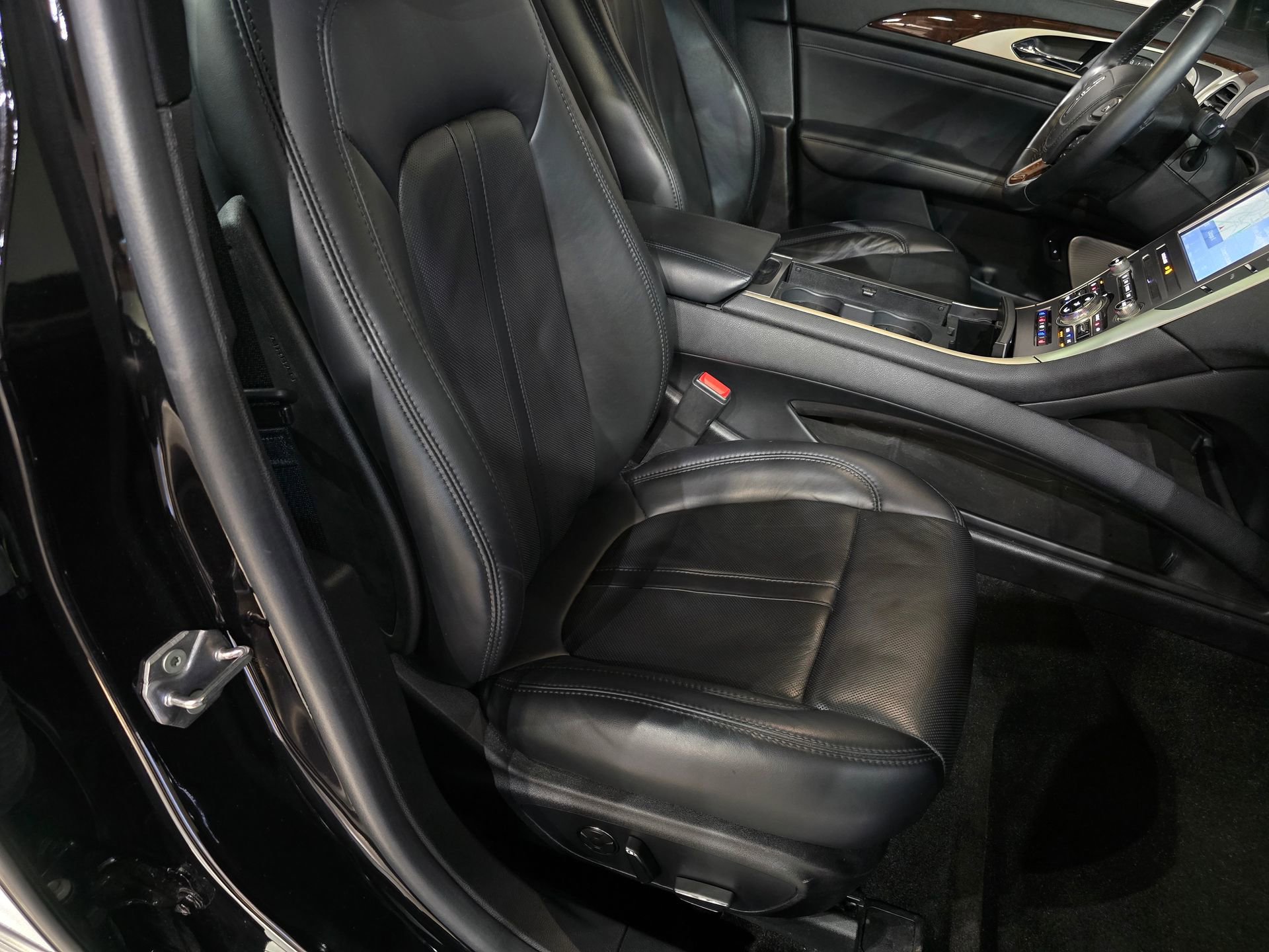 Used 2020 Lincoln MKZ Reserve w/ Luxury Package image 56