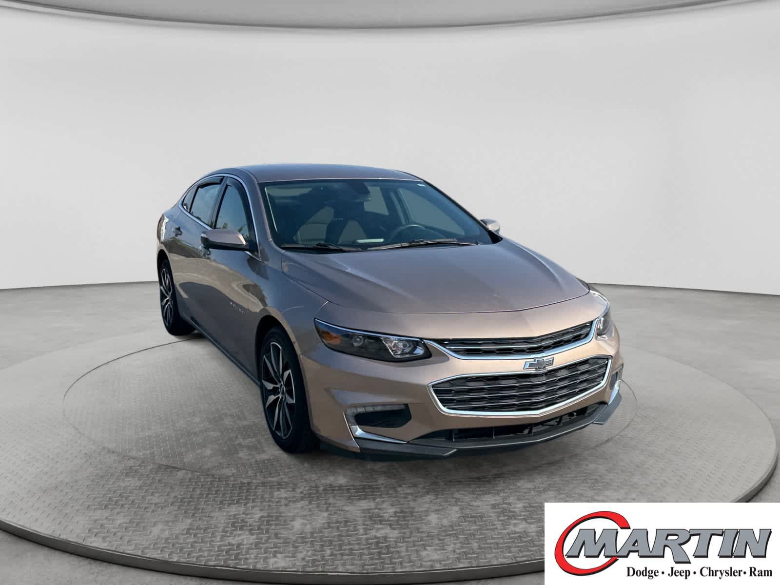 Used 2018 Chevrolet Malibu LT FWD image 3