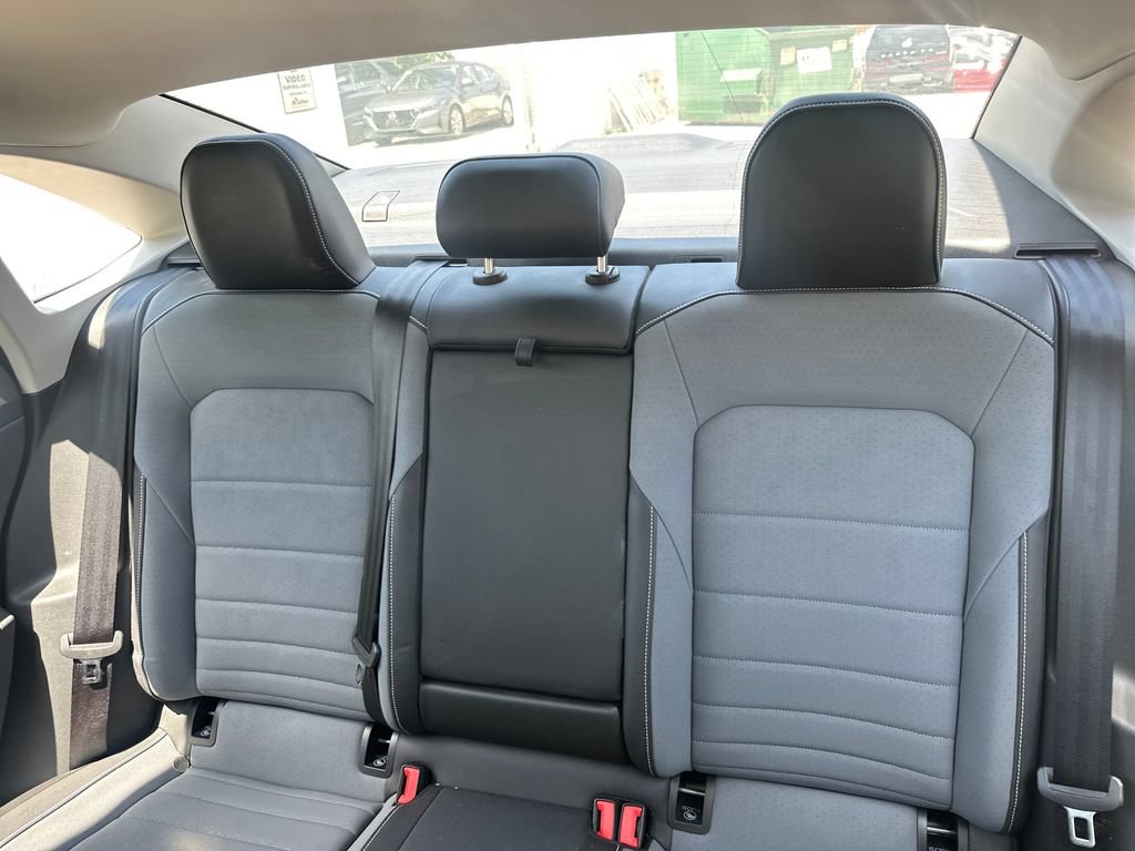 Used 2025 Volkswagen Jetta SE w/ Sunroof Package FWD image 48