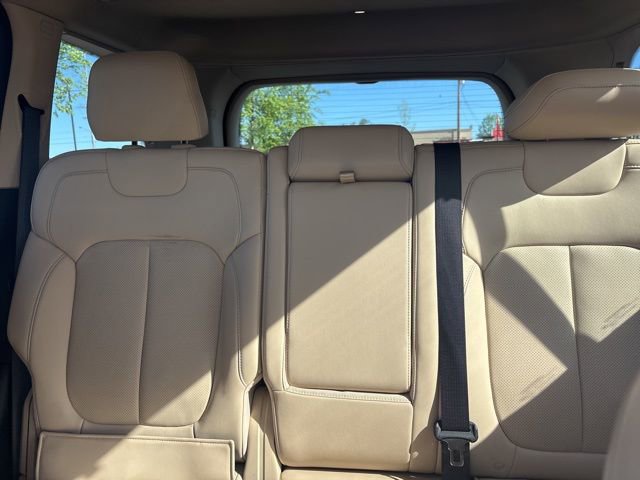 Used 2022 Jeep Grand Cherokee Limited w/ Luxury Tech Group II image 44