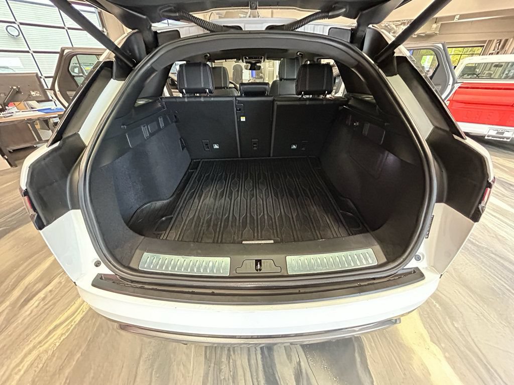Used 2018 Land Rover Range Rover Velar R-Dynamic SE AWD/4WD image 45