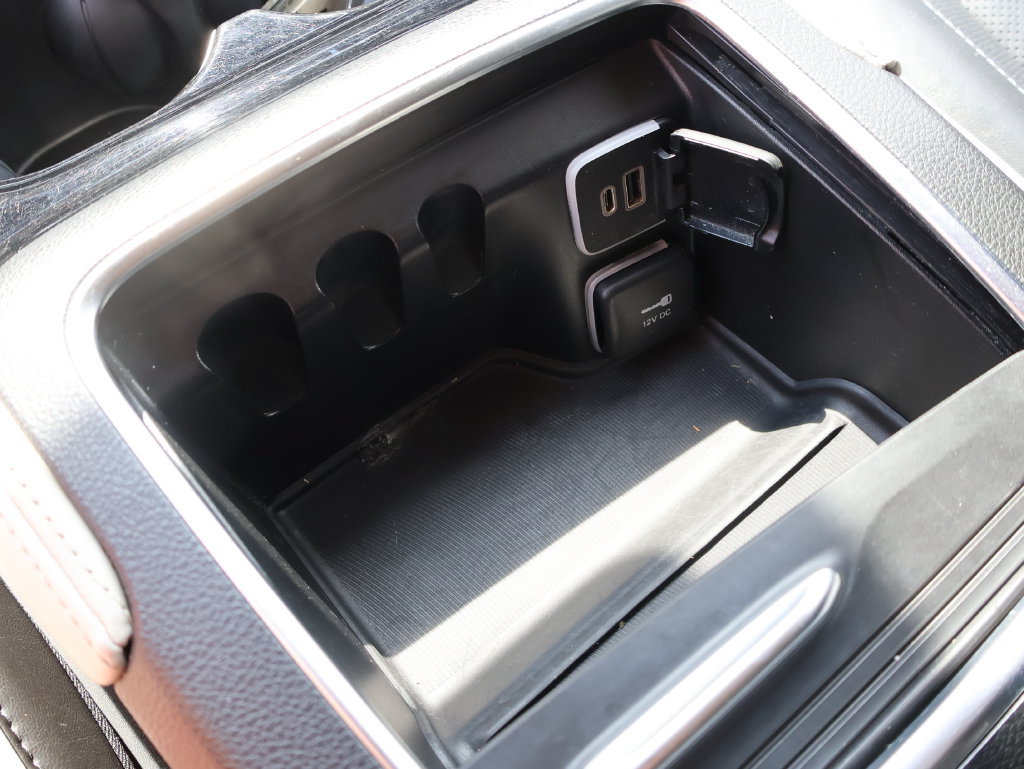 Used 2022 Chrysler Pacifica Limited FWD image 43