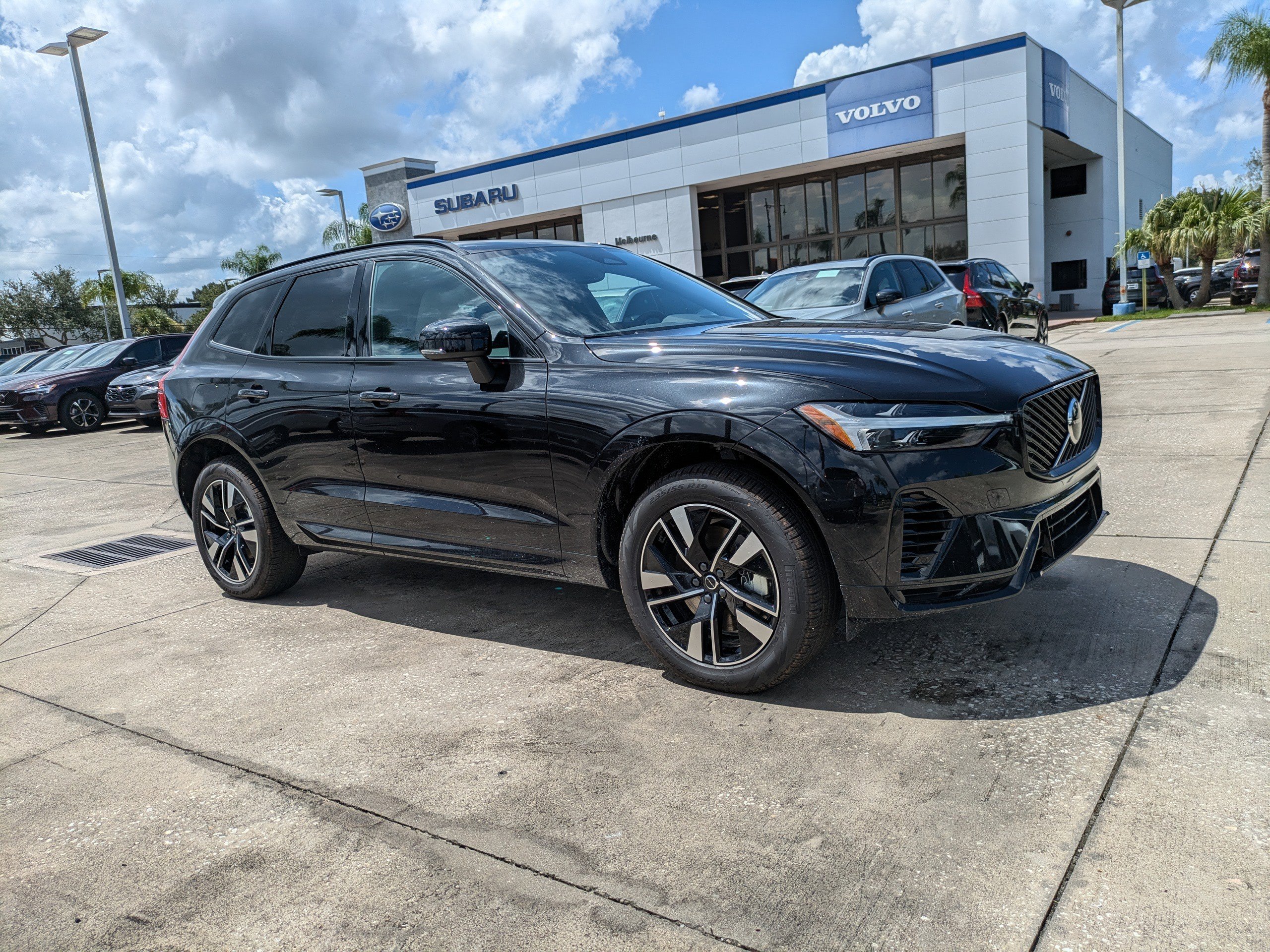 New 2026 Volvo XC60 T8 Core image 2