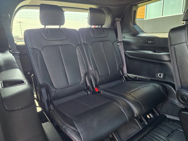 Used 2025 Jeep Grand Cherokee L Limited w/ Luxury Tech Group II AWD/4WD image 12