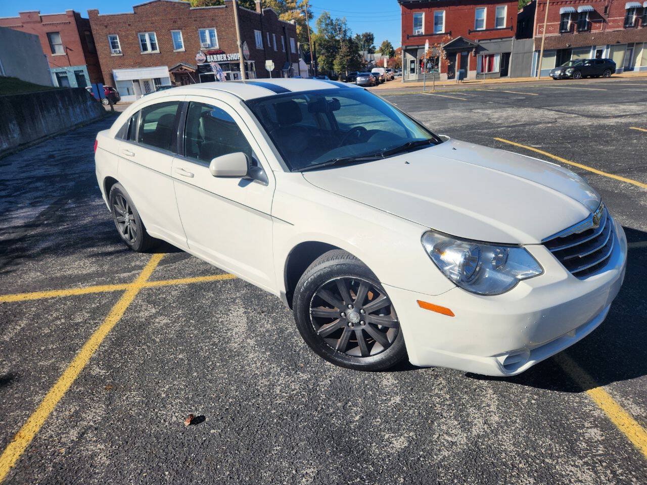 Used 2010 Chrysler Sebring Limited FWD image 12